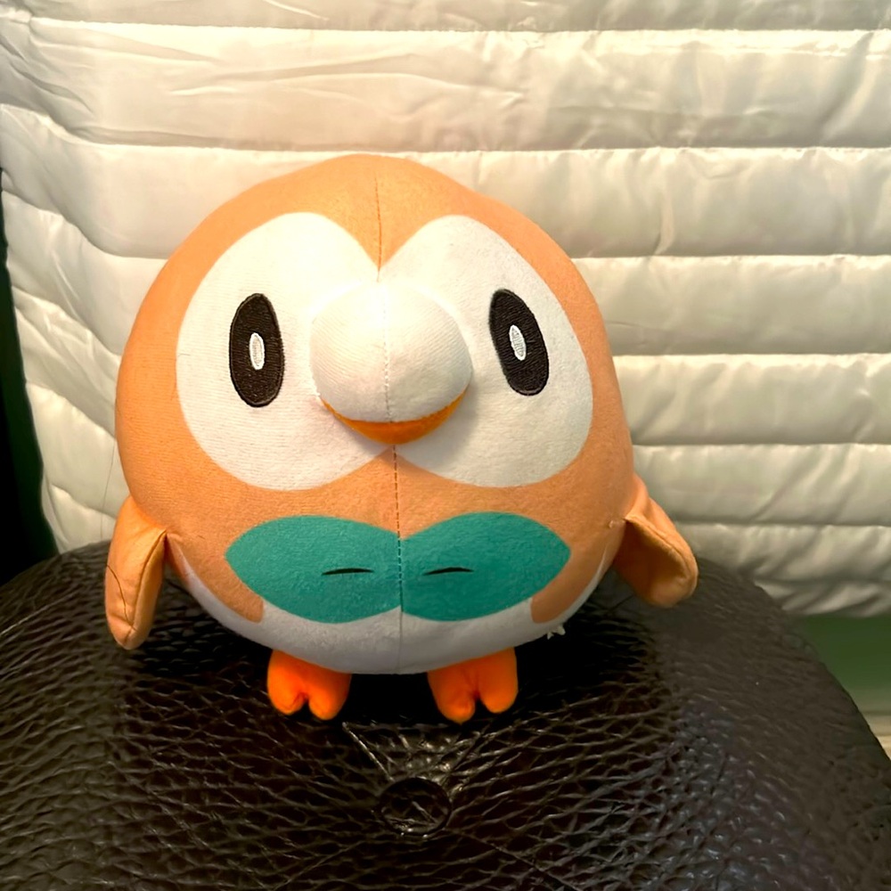 Rowlette Pokémon stuffed Animal